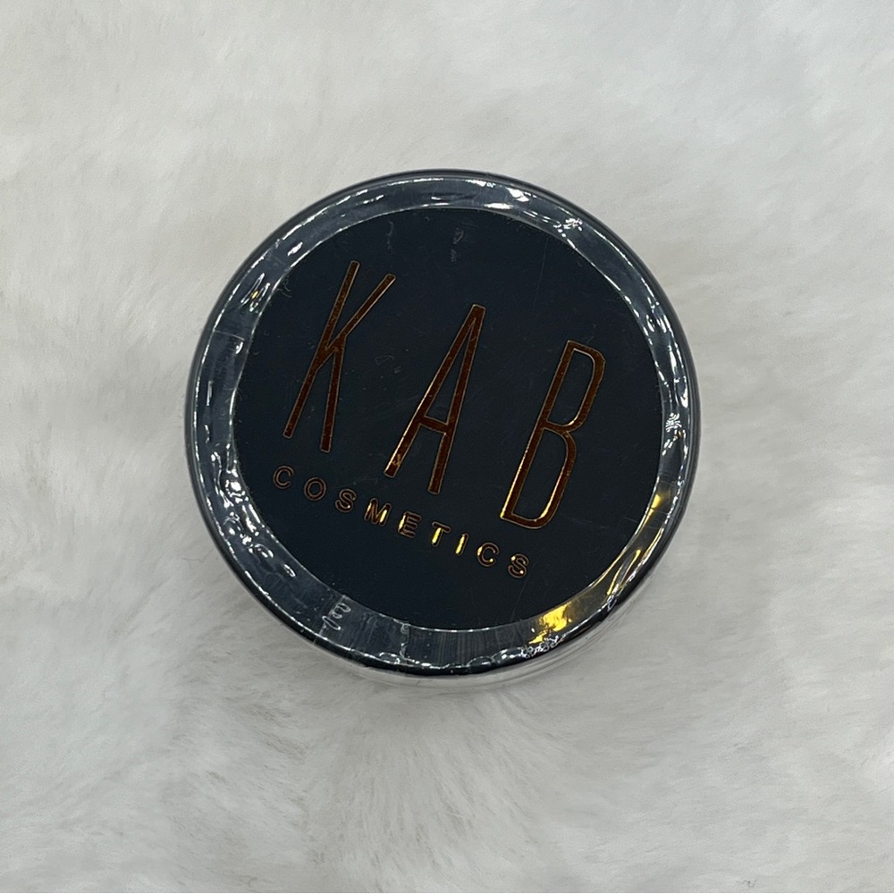 KAB Cosmetics Translucent Loose Setting Powder - Picture 2 of 3